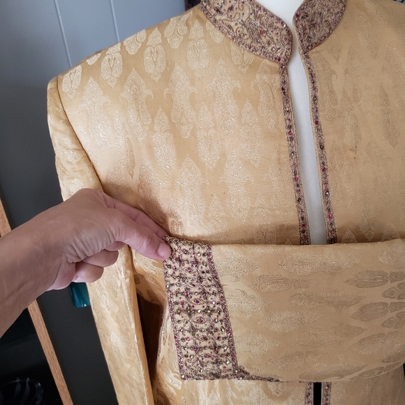 GORGEOUS Vanshik Silk Wedding Sherwani - Picture 8 of 10